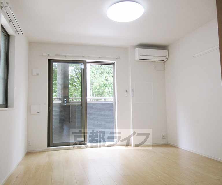 居室・リビング　明るいお部屋です