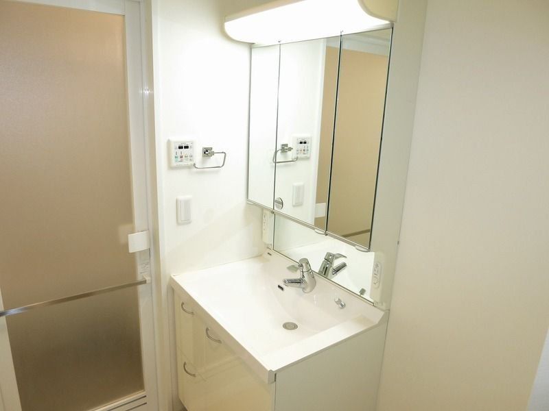 洗面設備　脱衣スペースもあります
