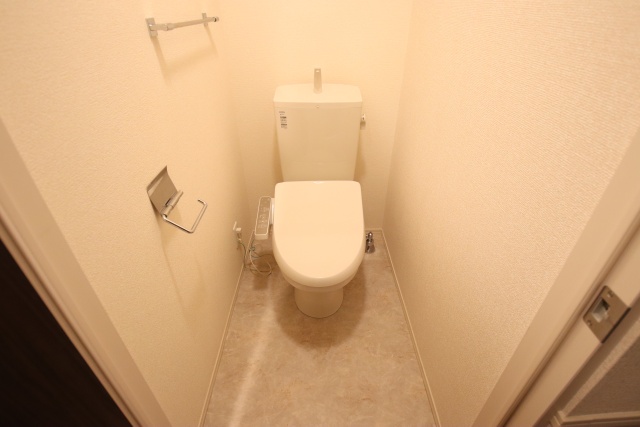 トイレ　※別室の参考写真の為、現況優先です。