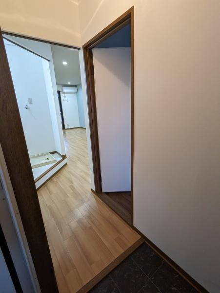 玄関　玄関を開けるとこんな感じです♪