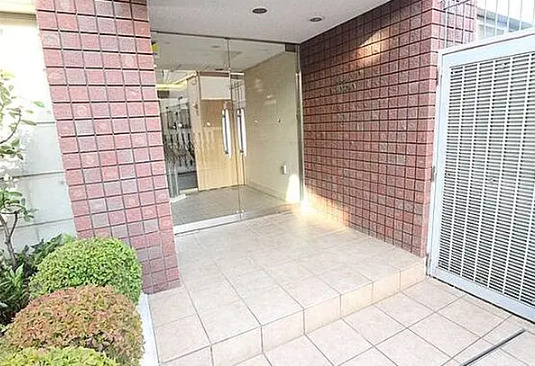 エントランス　建物の内部です