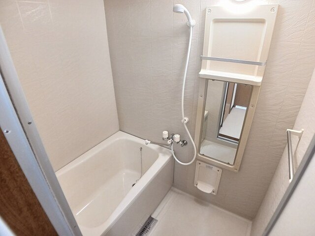 バス・シャワールーム　お風呂で日々の疲れを落としましょう