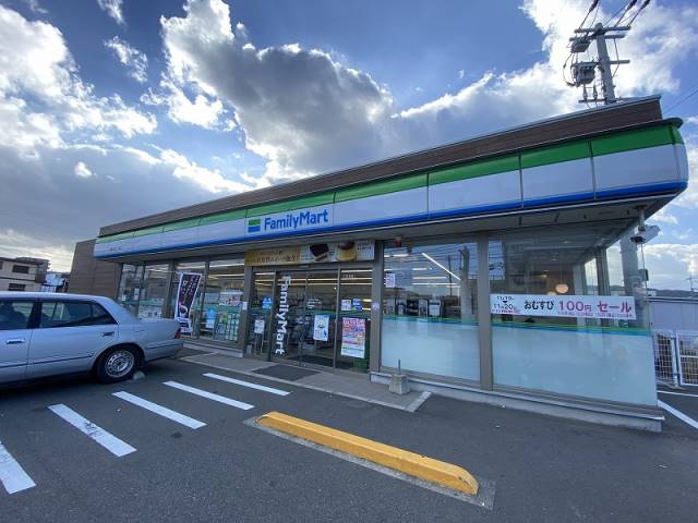 コンビニ　ファミリーマート（コンビニ）まで279m