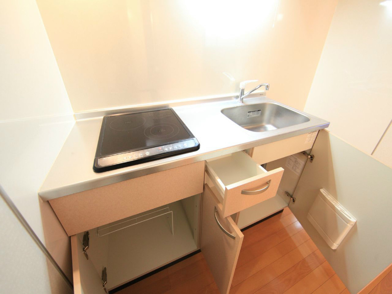 キッチン　システムキッチン（ＩＨ2口コンロ付）冷蔵庫ご準備できます