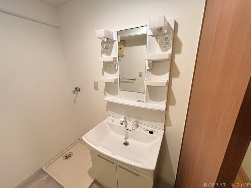 洗面設備　※別部屋の写真となります。