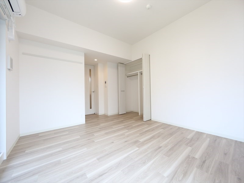 居室・リビング　洋室10帖　クローゼット付（収納充実してます）