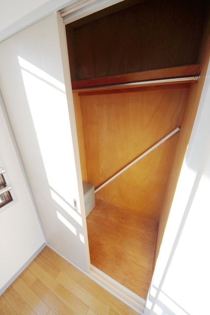 収納　☆ハンガーポール付きのお部屋ですよ☆