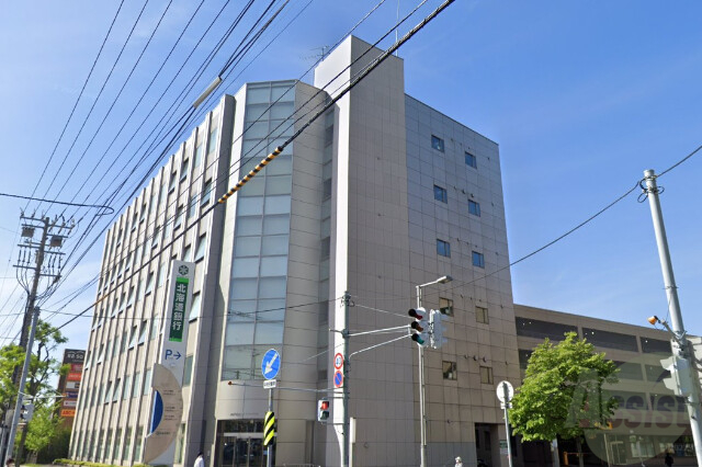 銀行　北海道銀行東札幌支店（銀行）まで555m