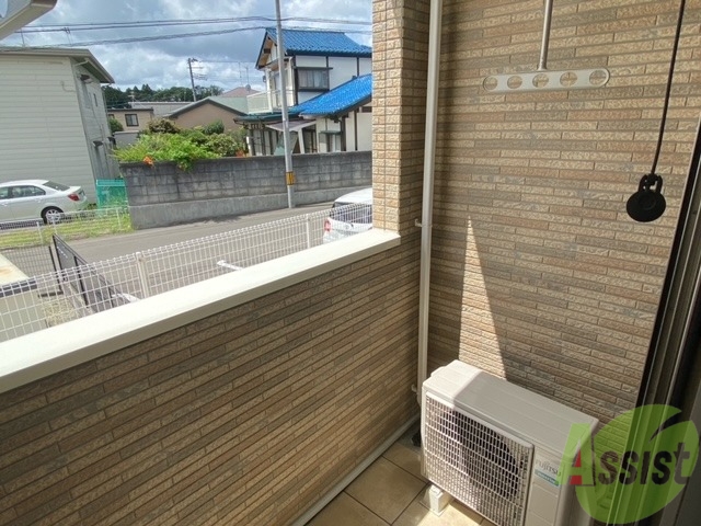 バルコニー　バルコニーがあるので洗濯物は外に干せそうですね～
