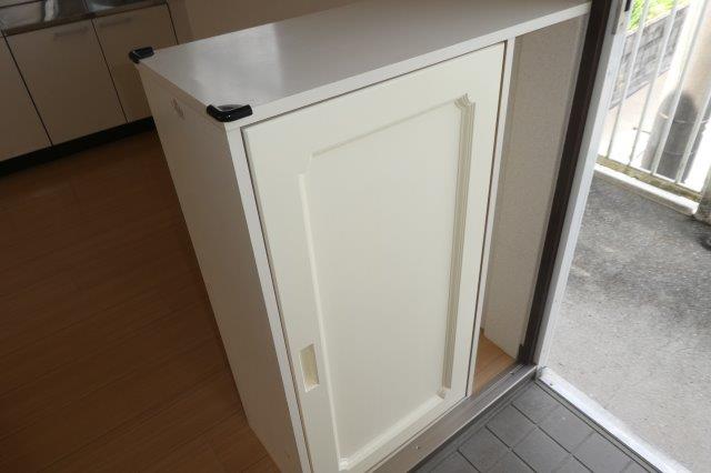 収納　シューズボックス