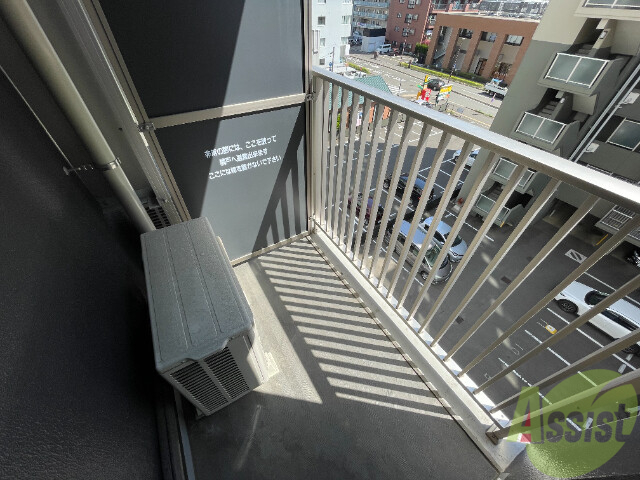 バルコニー　こまめな換気でお部屋の空気をリフレッシュ。