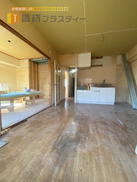 居室・リビング　リフォーム中です。