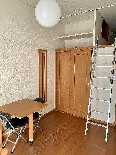 居室・リビング　ロフトタイプのお部屋です