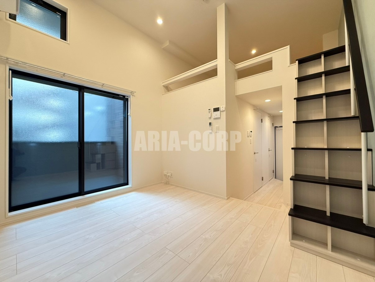 居室・リビング　天井高のある開放的な空間！お洒落な室内です！