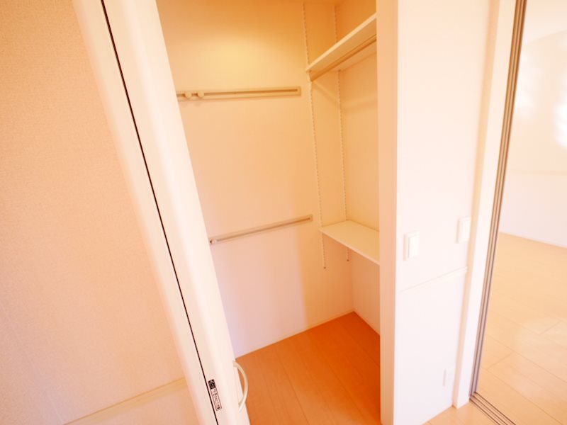 収納　ワンステップクローゼット