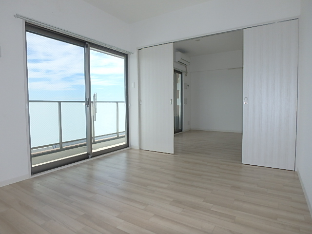 居室・リビング　１２．６帖のゆったりリビング