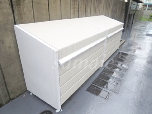 その他共有部分　専用ゴミ置き場です☆