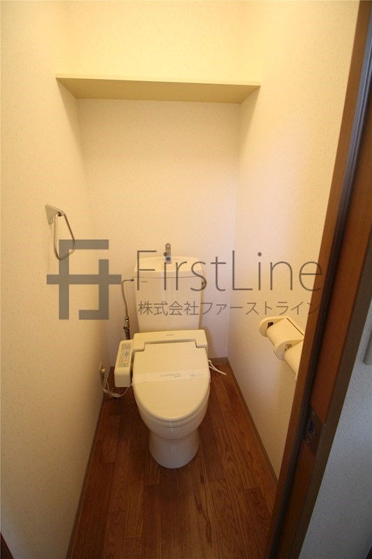 トイレ　別号室の写真です