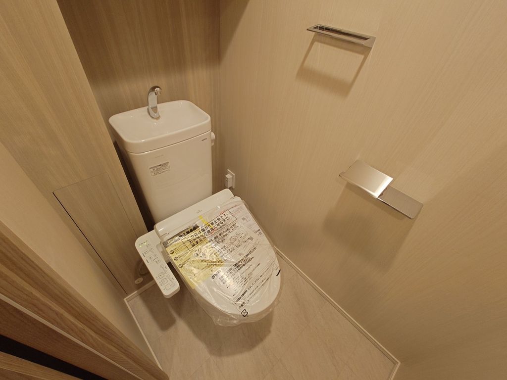 トイレ　同タイプの間取り部屋の写真です。お色等異なる場合があります。