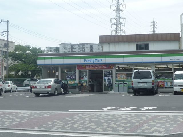 コンビニ　★★ファミリーマート（コンビニ）まで20m