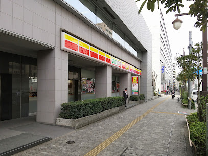 コンビニ　デイリーヤマザキ東陽町駅前店（コンビニ）まで185m