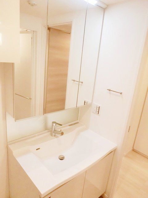 洗面設備　お部屋探しは株式会社　タウンハウジング　までお気軽にお問合…