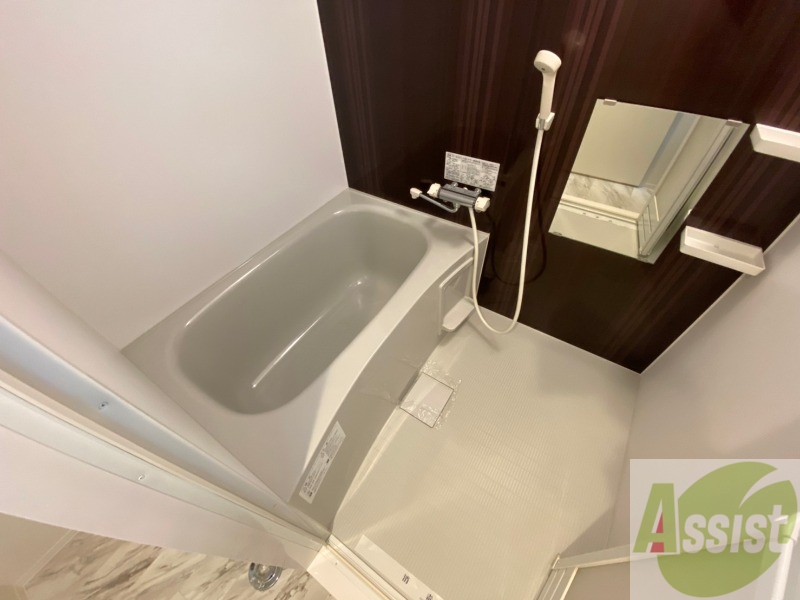 バス・シャワールーム　お風呂になります。一日の疲れを癒してくださいね。