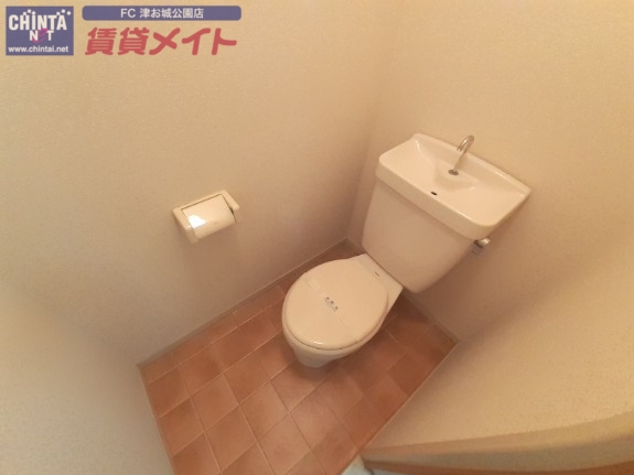 トイレ　別部屋同タイプ