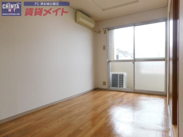 居室・リビング　別部屋同タイプ