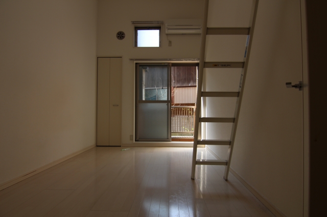 居室・リビング　別部屋参考写真です