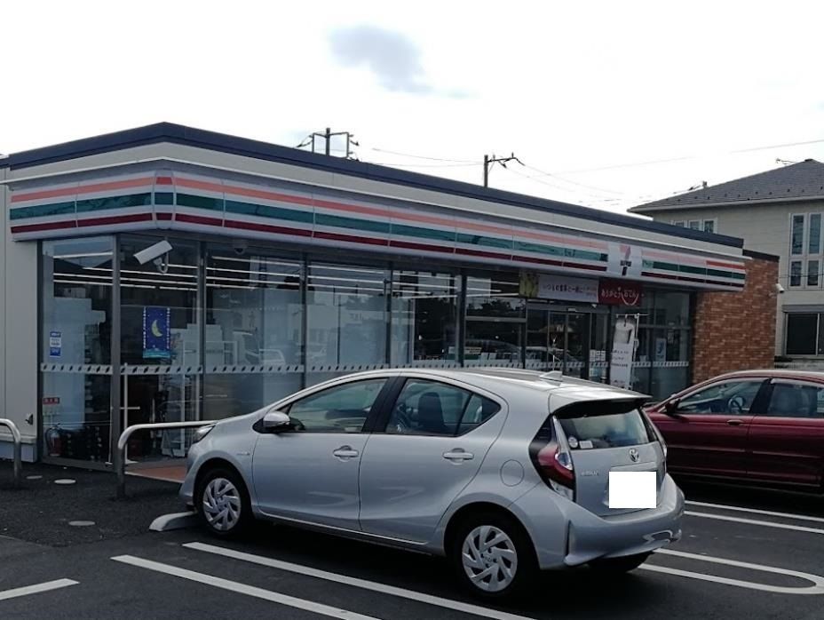 コンビニ　セブンイレブン川口里中央店（コンビニ）まで290m