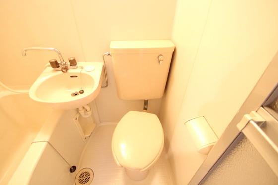 トイレ　※別号室の写真です。現状と異なる場合は現状優先となります。