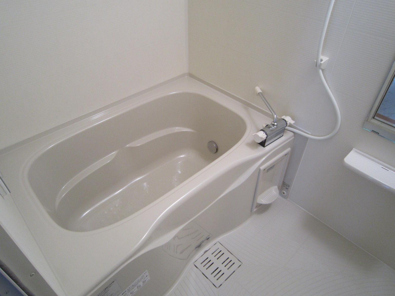 バス・シャワールーム　追焚機能付きバス