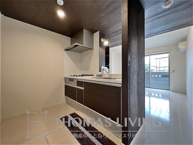 キッチン　実際の写真を準備中の為、同じ建物の別室写真です。参考下さい。