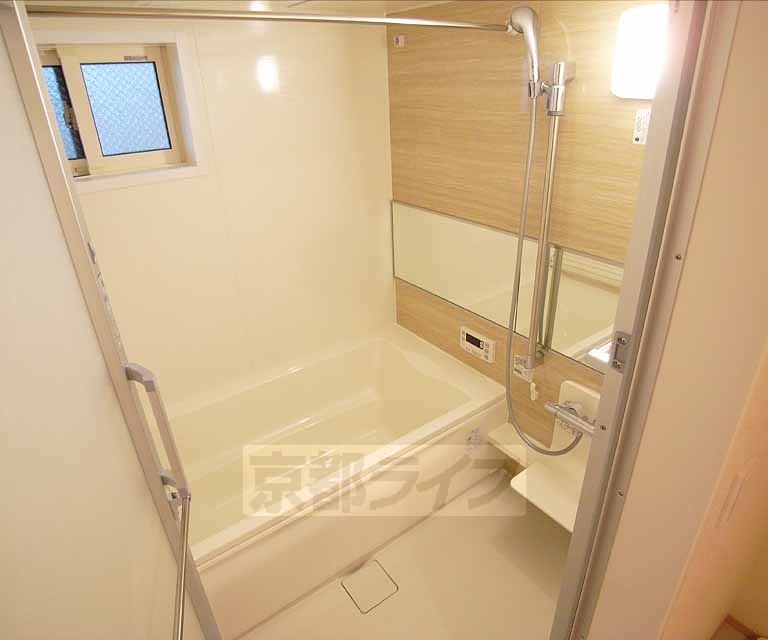 バス・シャワールーム　高級感のある浴室です。