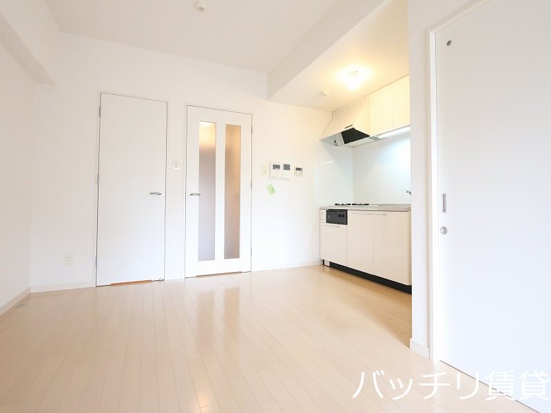 居室・リビング　別号室タイプの為、現状を優先いたします