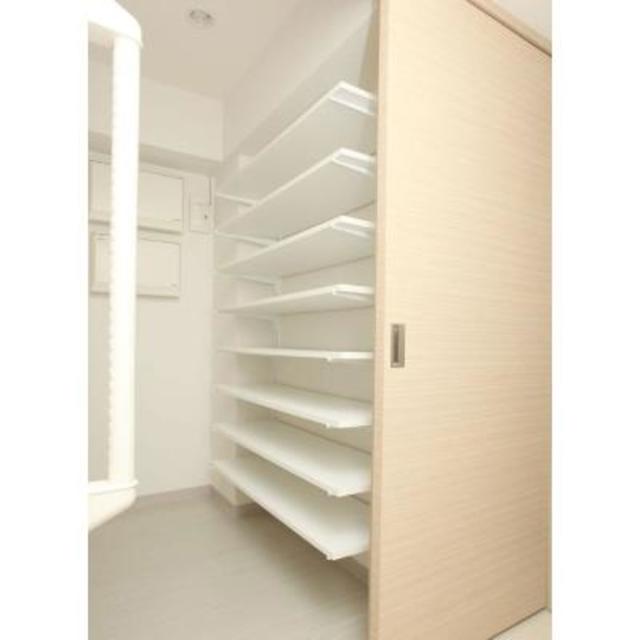 玄関　※写真は同タイプ住戸です。