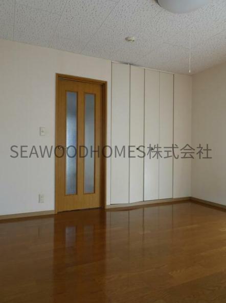 居室・リビング　８帖のゆとりある洋室☆