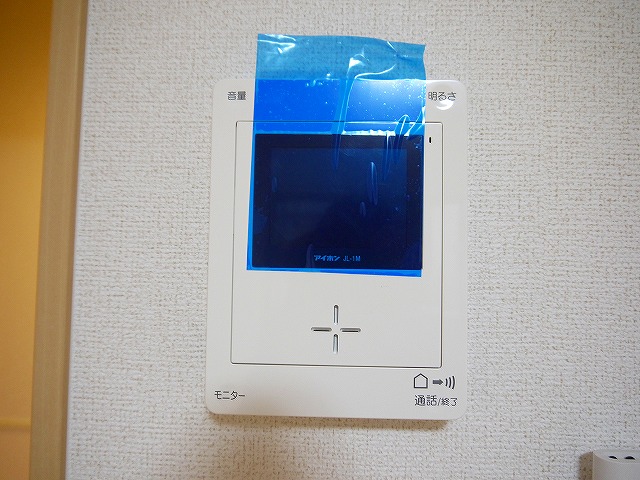 セキュリティ　お顔が見えるモニター付きインターホンで安心。