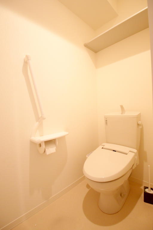 トイレ　※同物件別号室写真となります。