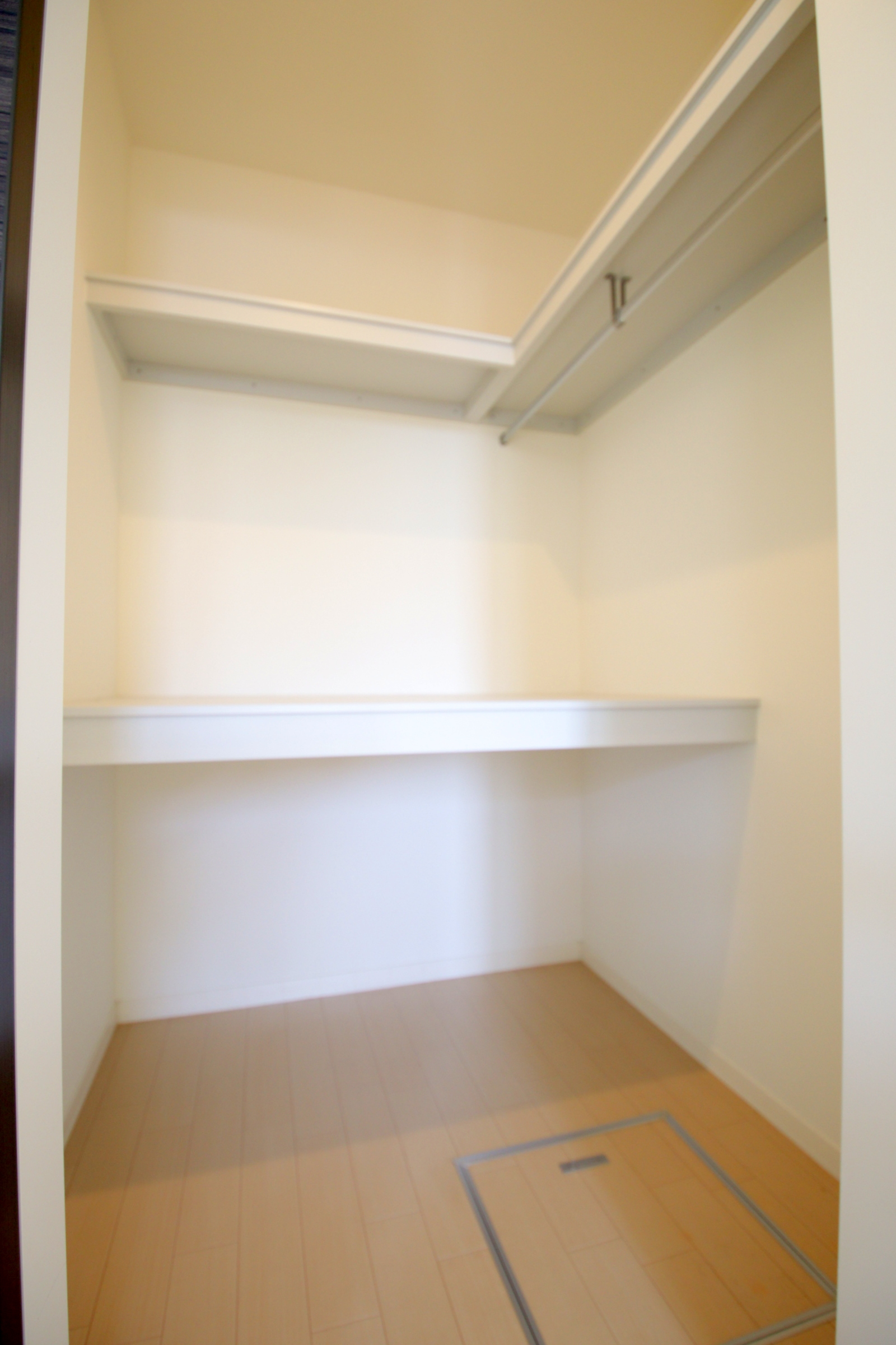 収納　※同物件別号室写真となります。