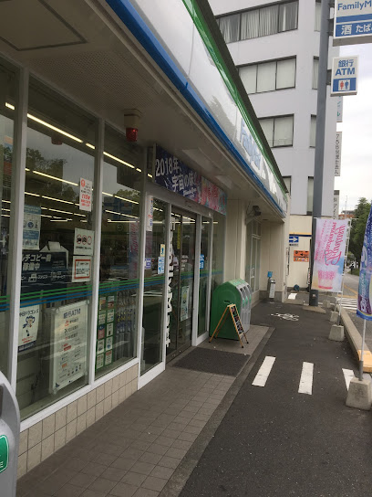 コンビニ　ファミリーマート 伏見通大須店（コンビニ）まで279m