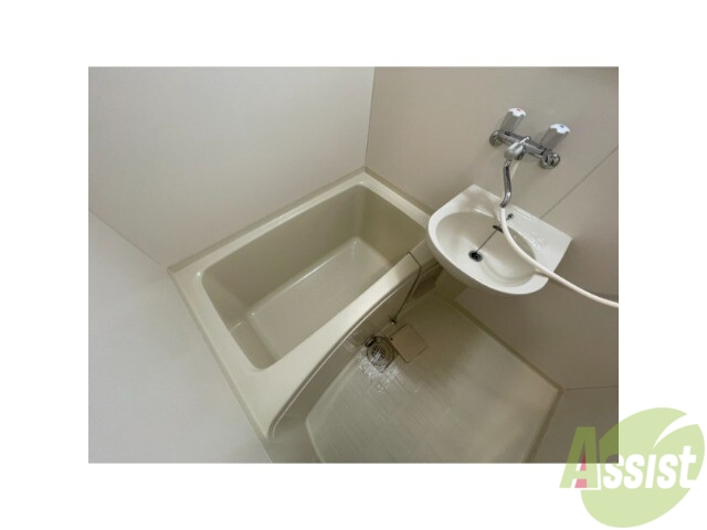 バス・シャワールーム　気になるバスルームです。広さはありますよね。