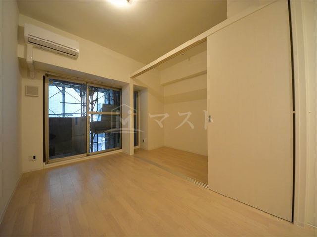 居室・リビング　広々としたリビング