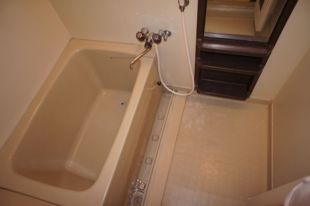 バス・シャワールーム　もちろんバストイレ別です。