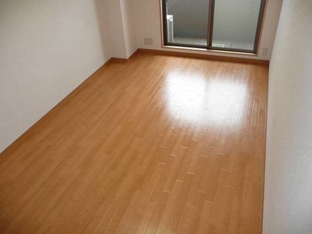 居室・リビング　参考写真（同建物別部屋のものです）