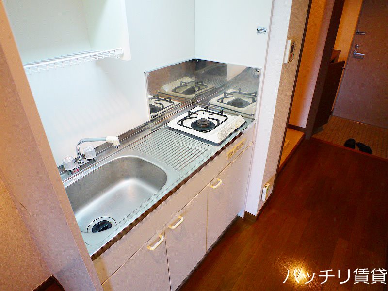 キッチン　＊画像は別部屋の為イメージ、現状優先致します