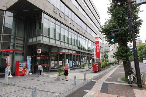 郵便局　本郷郵便局（郵便局）まで364m
