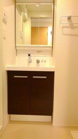 洗面設備　使いやすい洗面所です