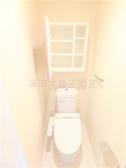 トイレ　温水洗浄便座付きのトイレ
